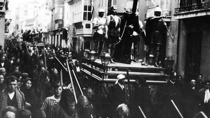 La Semana Santa en la España franquista: religión, tradición y control del régimen