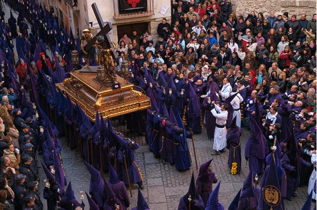 Las 10 procesiones de Semana Santa en España que tienes que vivir al menos una vez
